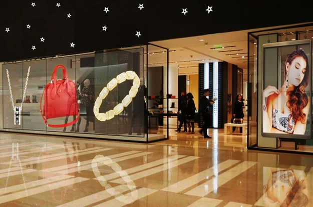 Transparent nga LED nga Iskrin vs Tradisional nga LED nga Display